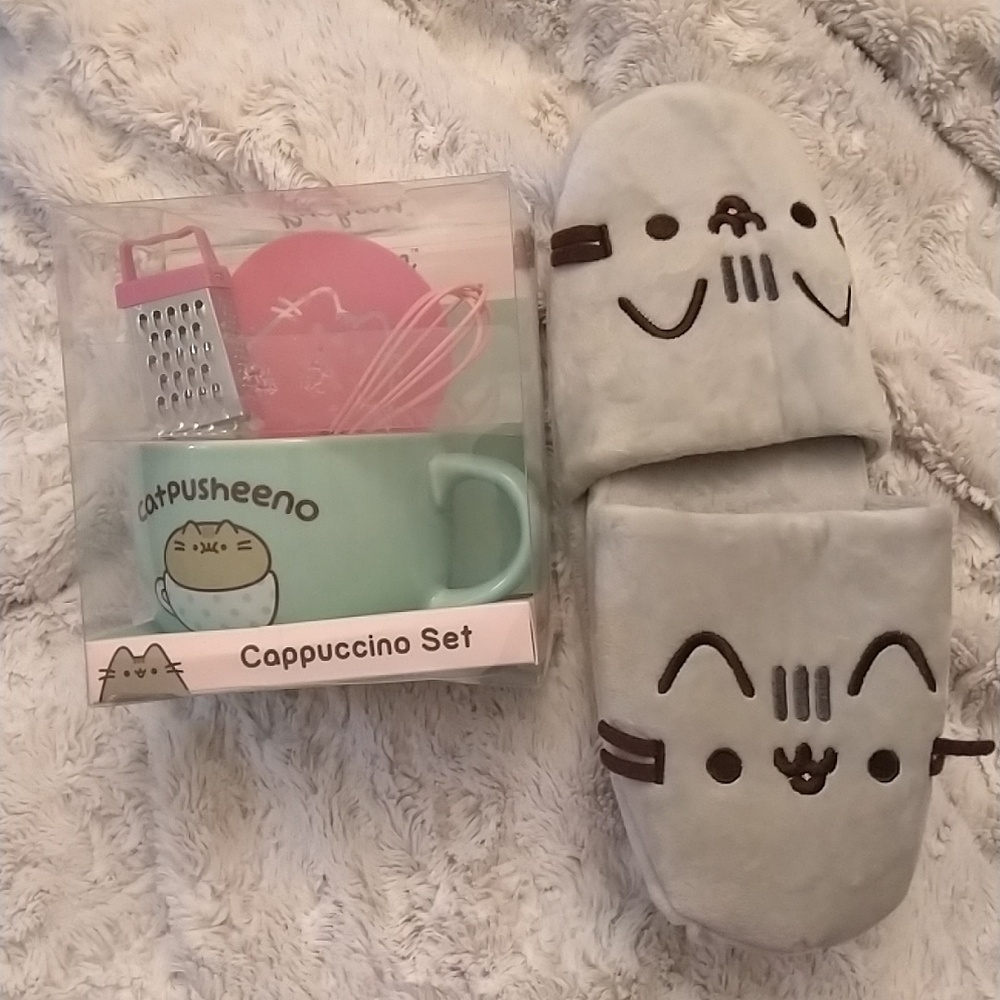 😻 Pusheen "Relax Set": Catpucchino cup & Pusheen Comfy Slippers 🥰